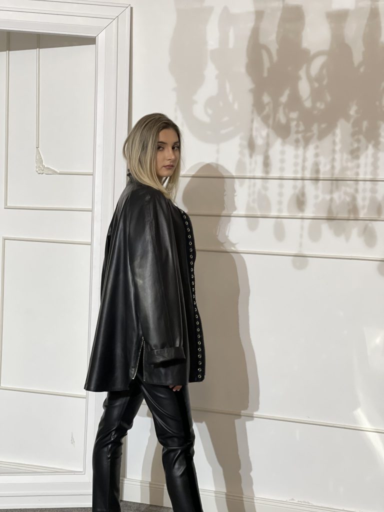 Jacheta dama, piele naturala contur fermoar metal - Anna Forgaci