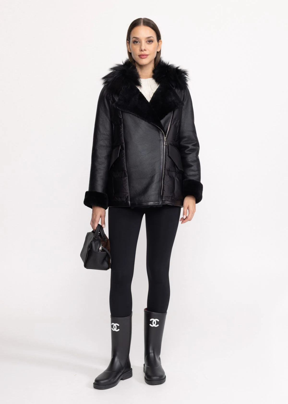 Geaca din shearling cu puf natural la interior si guler amplu din blanita naturala de vulpe - Anna Forgaci
