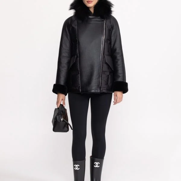 Geaca din shearling cu puf natural la interior si guler amplu din blanita naturala de vulpe - Anna Forgaci